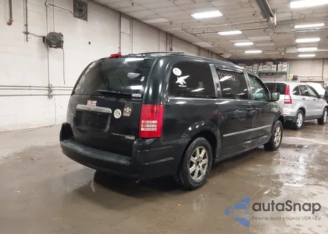 2010 Chrysler Town & Country Touring from USA, damaged, VIN 2A4RR5D10AR305643